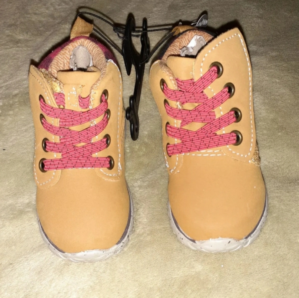 Wonder Nation boots